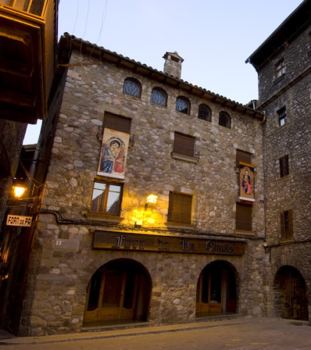 Plaça Porxada de Bagà, Berguedà